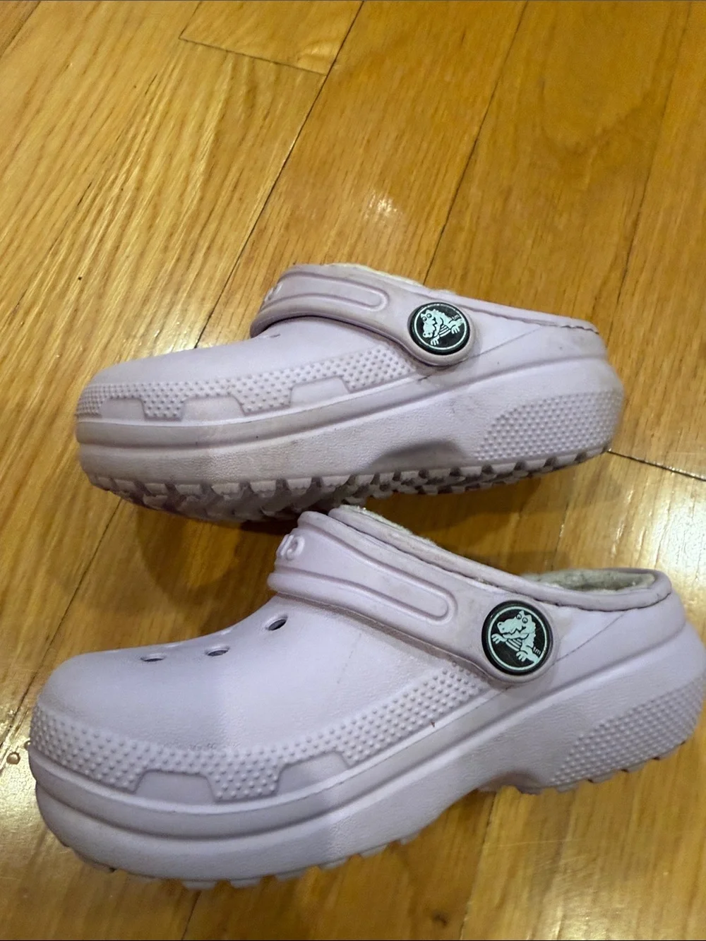 Crocs girls purple lined clog size C7 .